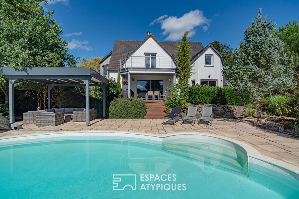 Villa d'architecte et ses installations équestres