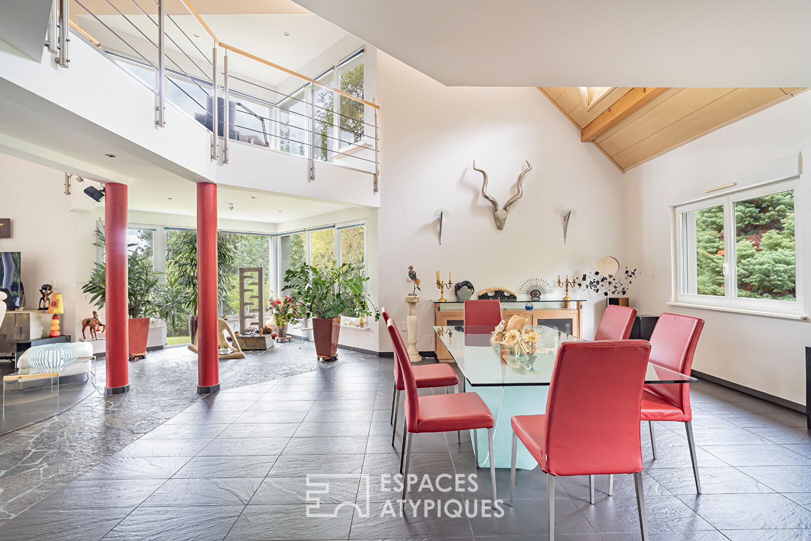 Villa d’architecte et ses installations équestres