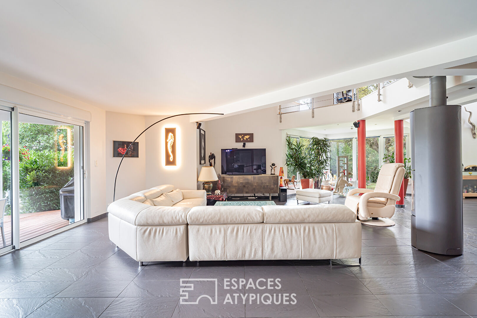 Villa d’architecte et ses installations équestres