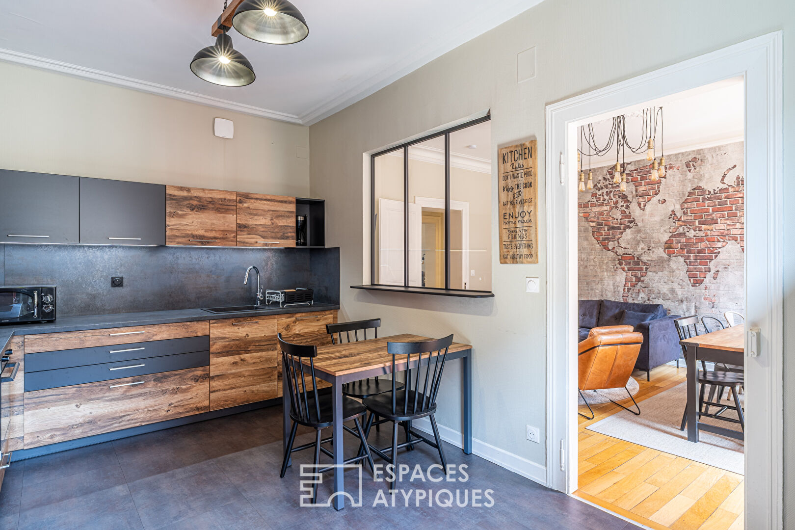 Élégant appartement rénové et son balcon en coeur de ville