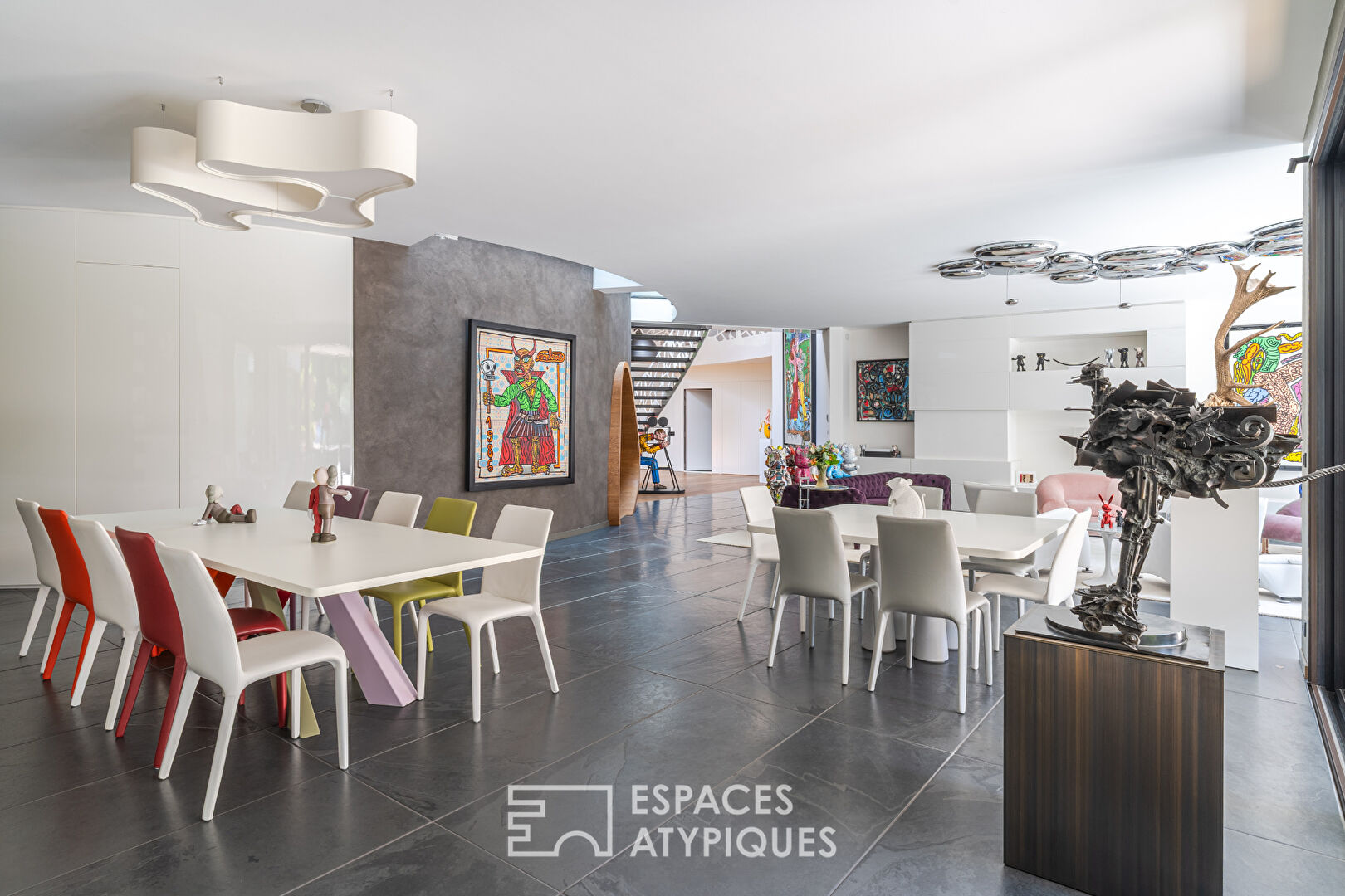 Architect-designed villa with private spa in the heart of a wooded park