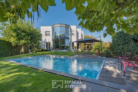 Maison d’architecte avec piscine à l’abri des regards