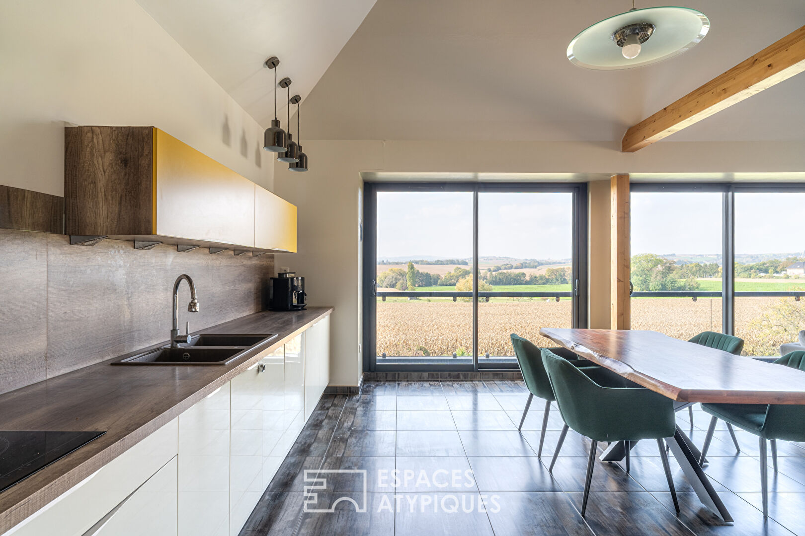 Triplex avec jardin et vue dégagée