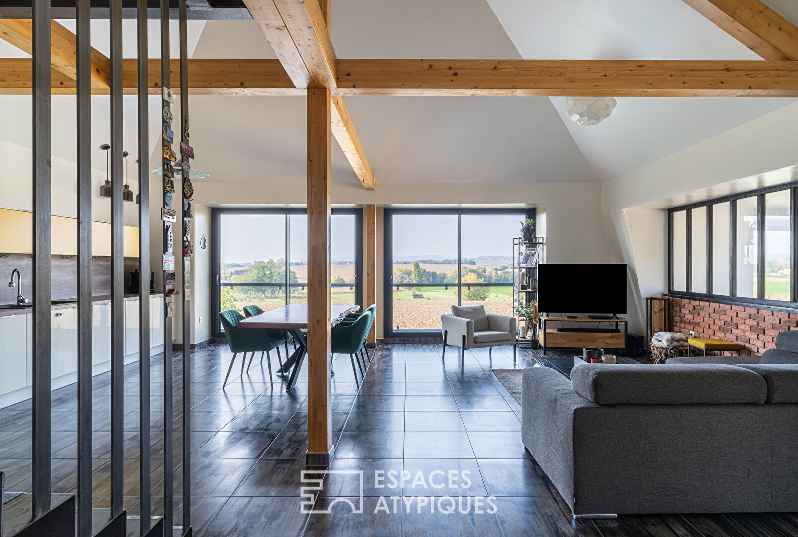 Triplex avec jardin et vue dégagée