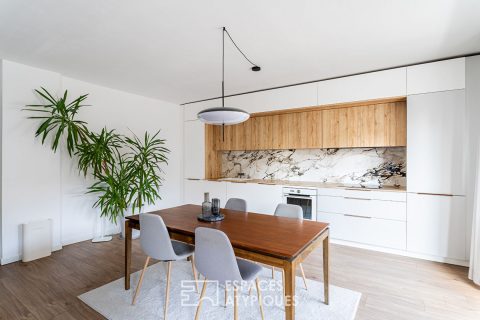 Renovated flat with terrace in the Orangerie district