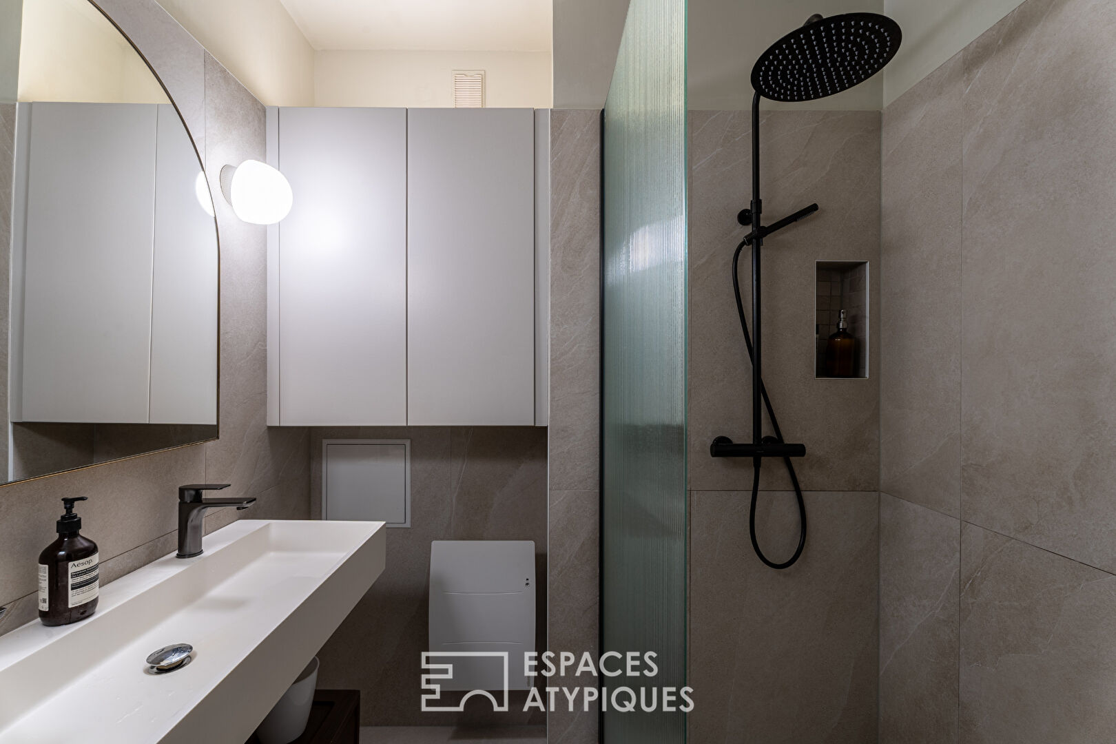 Renovated flat with terrace in the Orangerie district