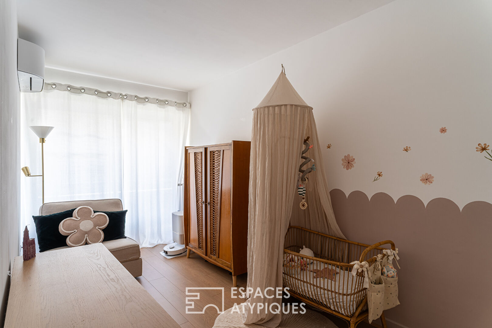 Renovated flat with terrace in the Orangerie district