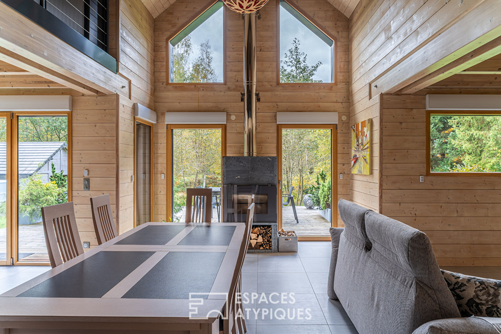 Chalet d’inspiration scandinave et son étang au coeur des Vosges du Nord