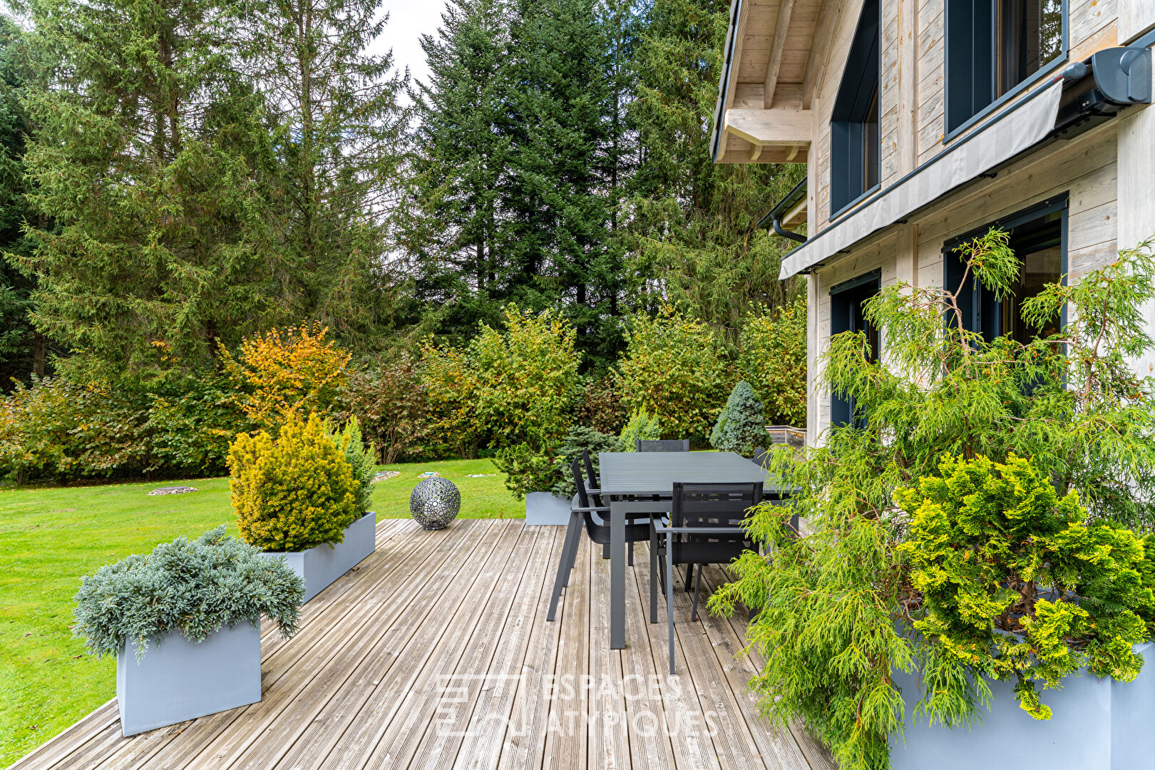 Chalet d’inspiration scandinave et son étang au coeur des Vosges du Nord