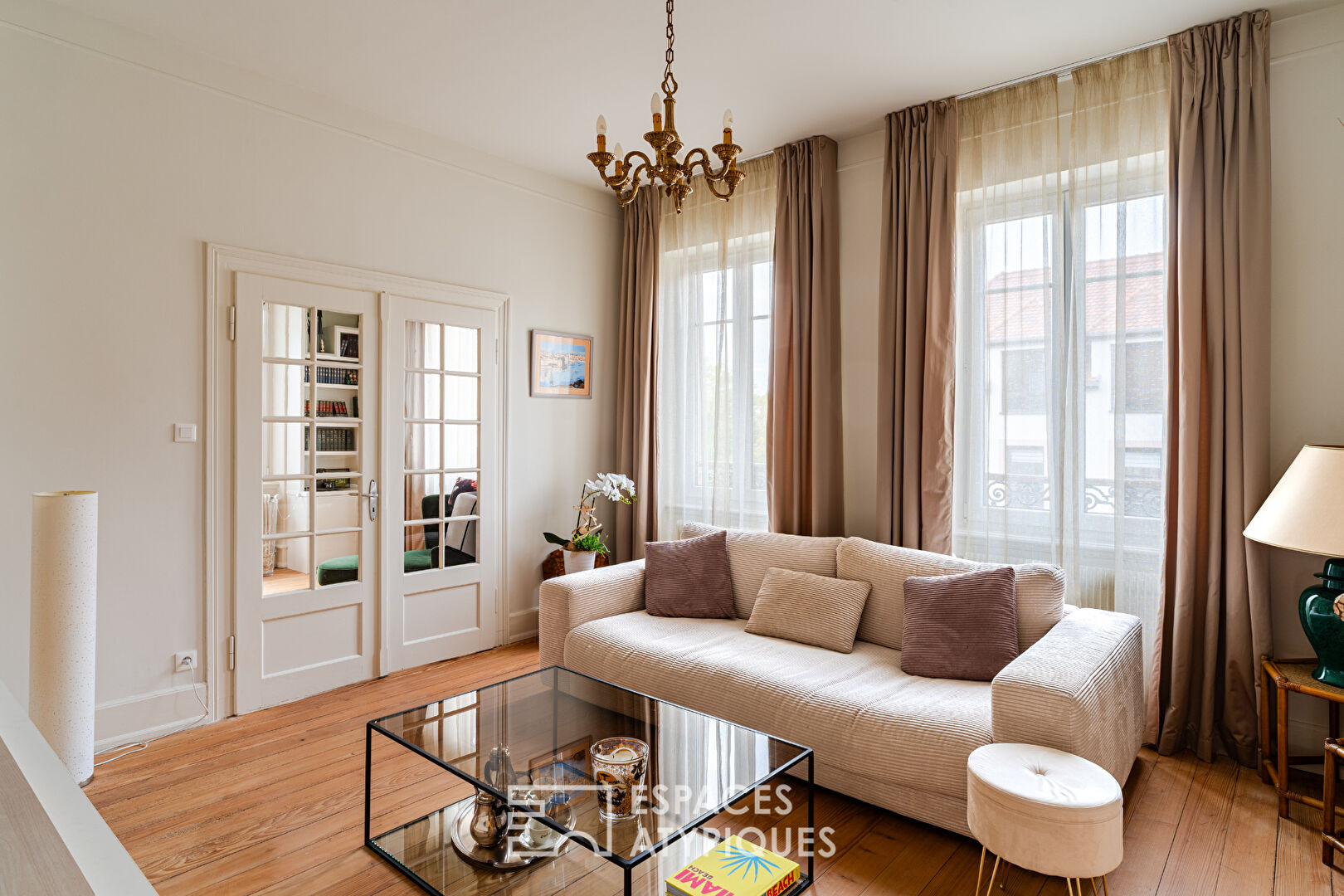 Maison de maître rénovée avec piscine et jardin