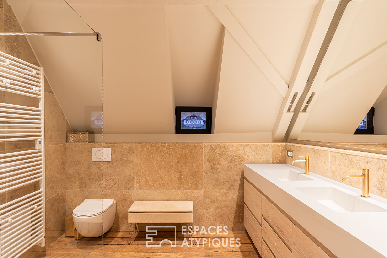 Maison de maître rénovée avec piscine et jardin