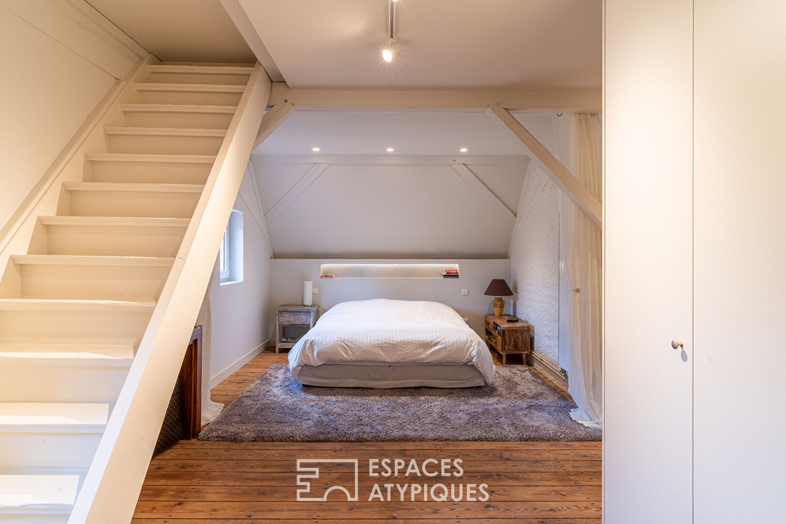 Maison de maître rénovée avec piscine et jardin