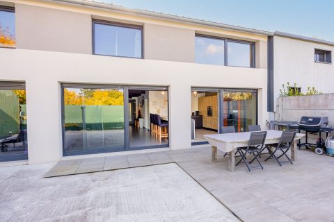 Loft esprit industriel et sa terrasse privative