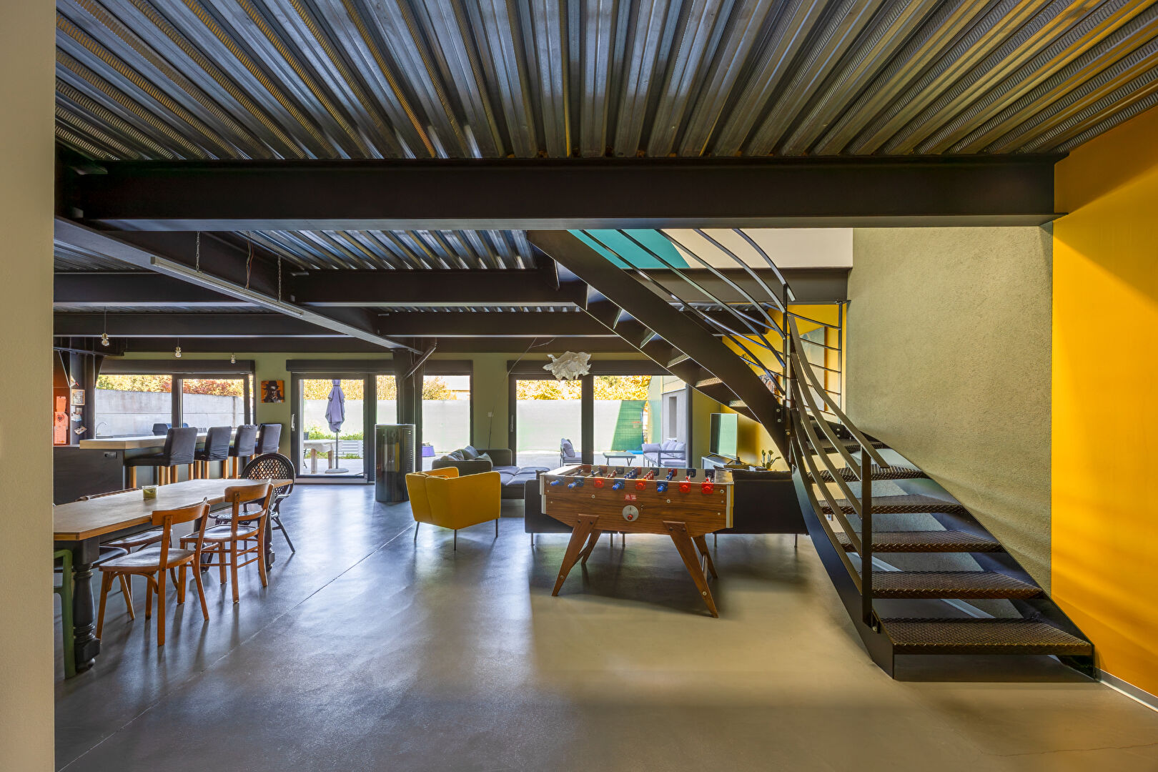 Loft esprit industriel et sa terrasse privative