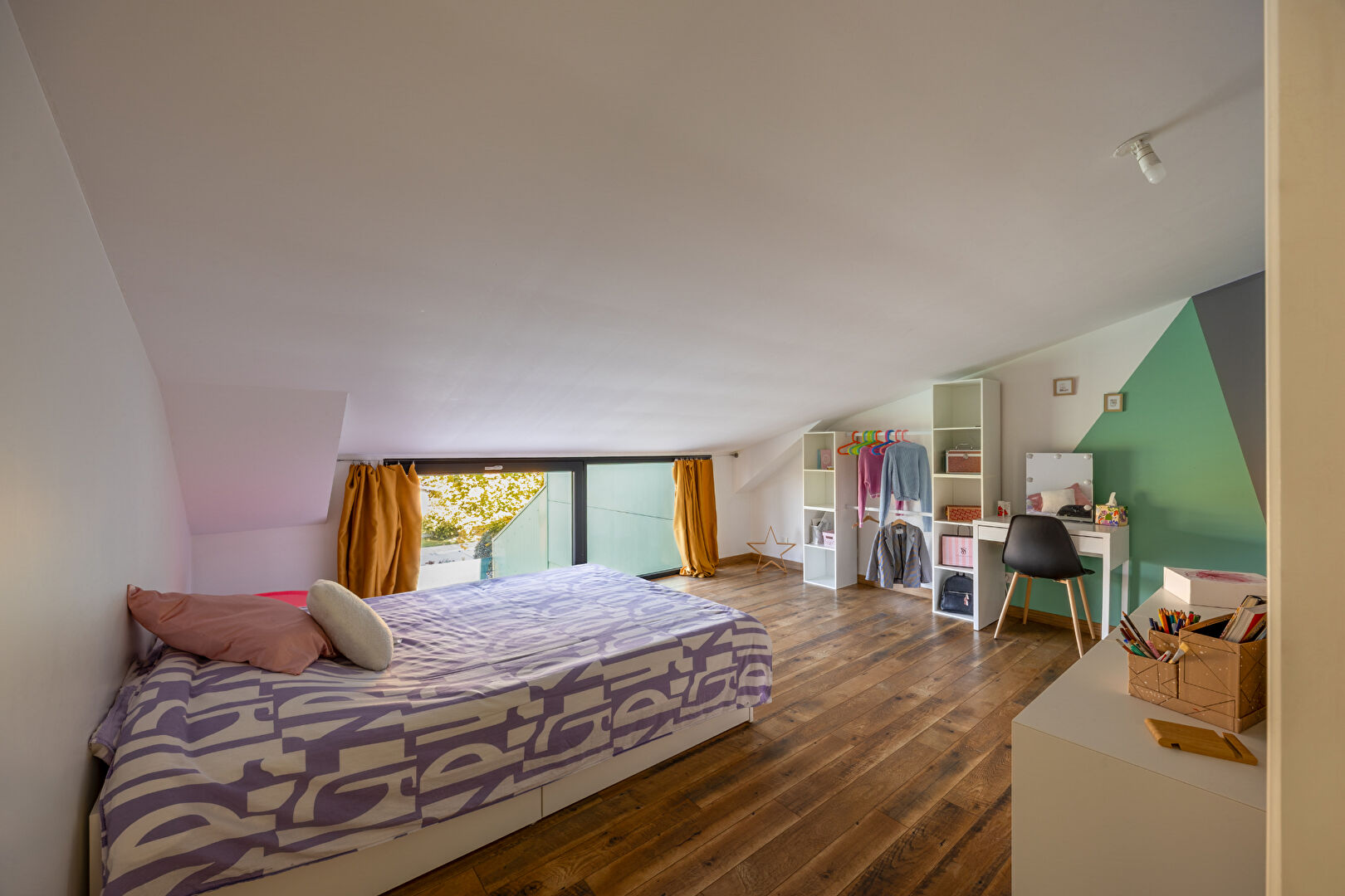 Loft esprit industriel et sa terrasse privative