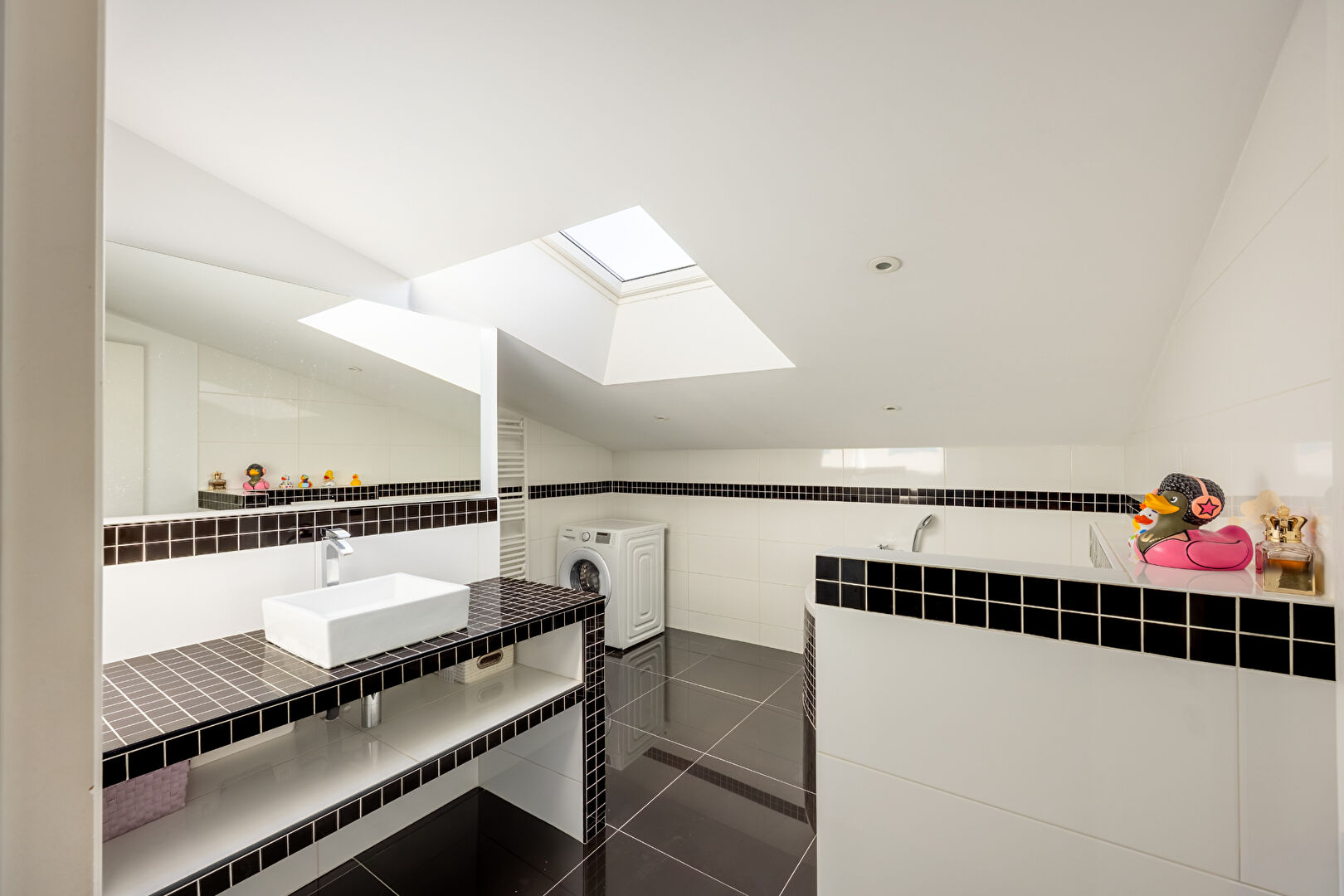 Loft esprit industriel et sa terrasse privative