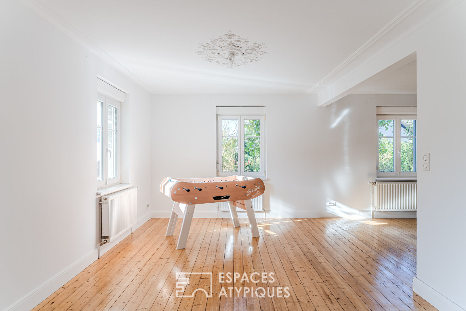 Maison années 30 et son extension contemporaine avec jardin paysagé