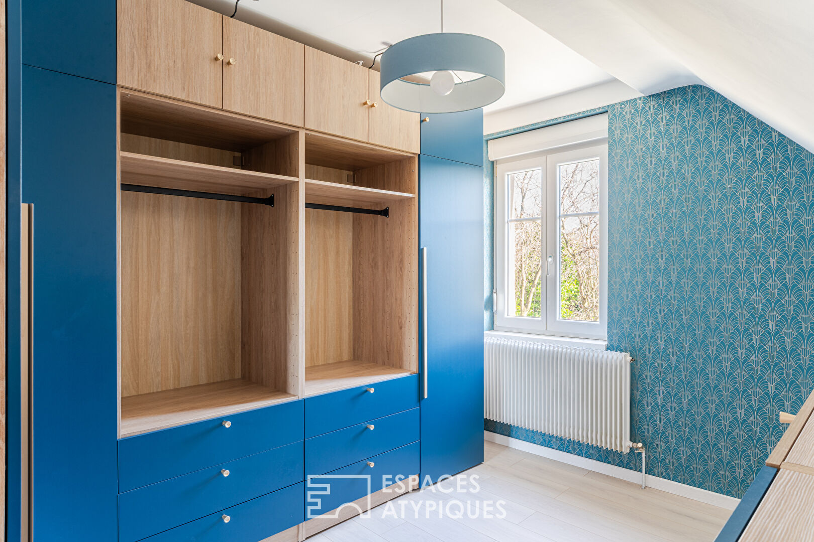 Maison années 30 et son extension contemporaine avec jardin paysagé