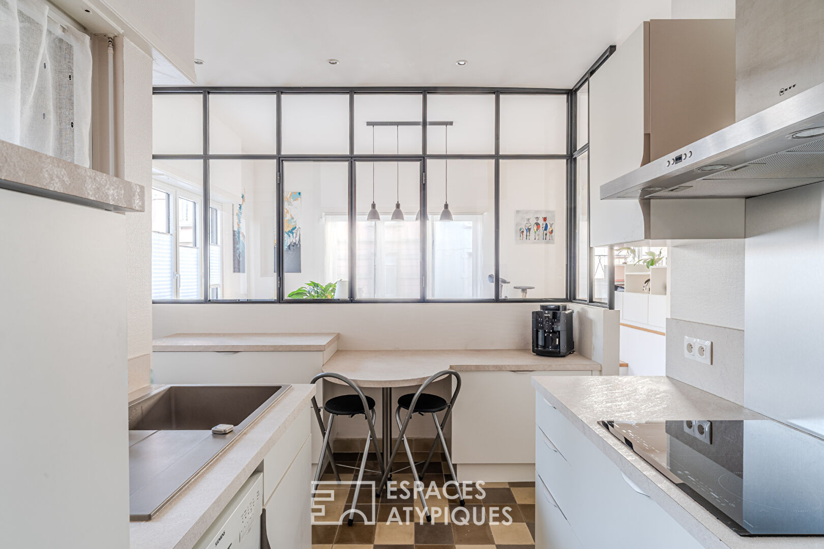 Appartement traversant rénové et son balcon quartier Contades