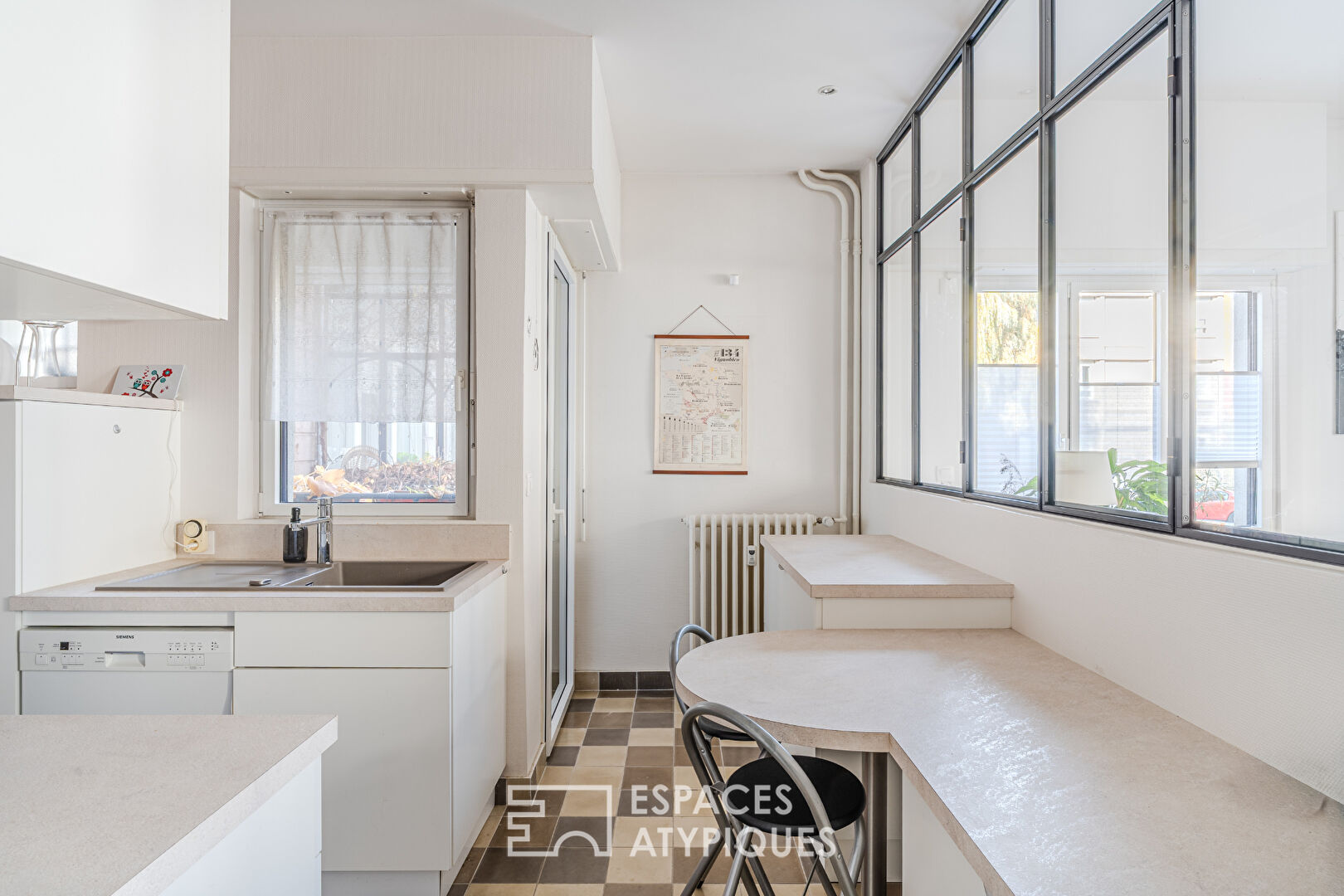 Appartement traversant rénové et son balcon quartier Contades