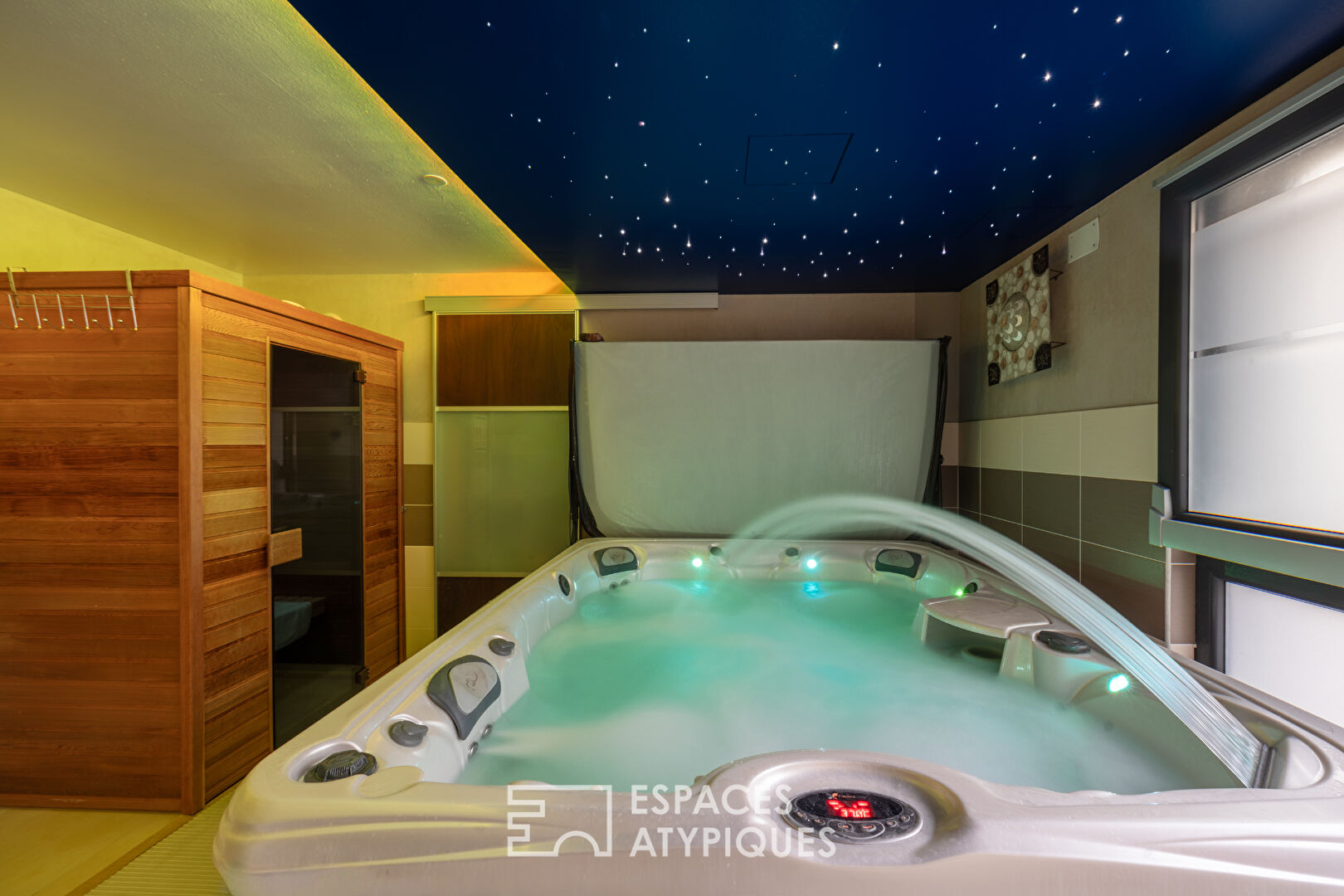 Maison esprit loft et son espace professionnel