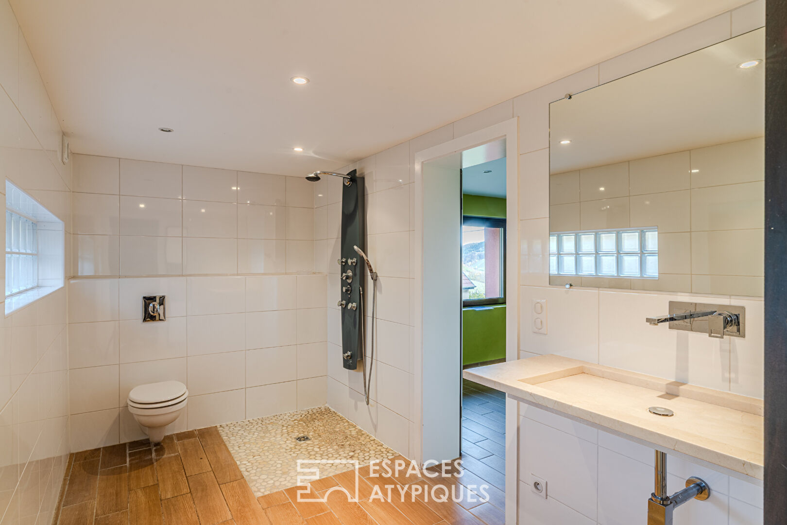 Maison vigneronne en lisière de forêt