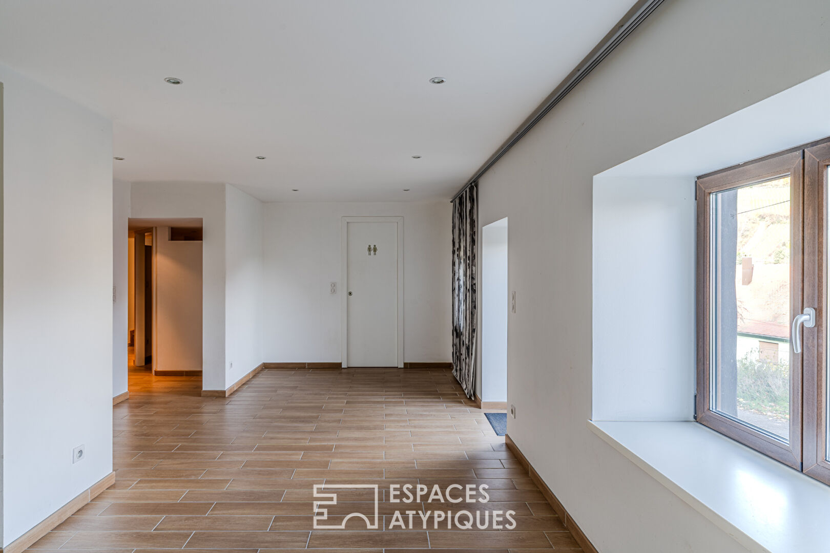 Maison vigneronne en lisière de forêt