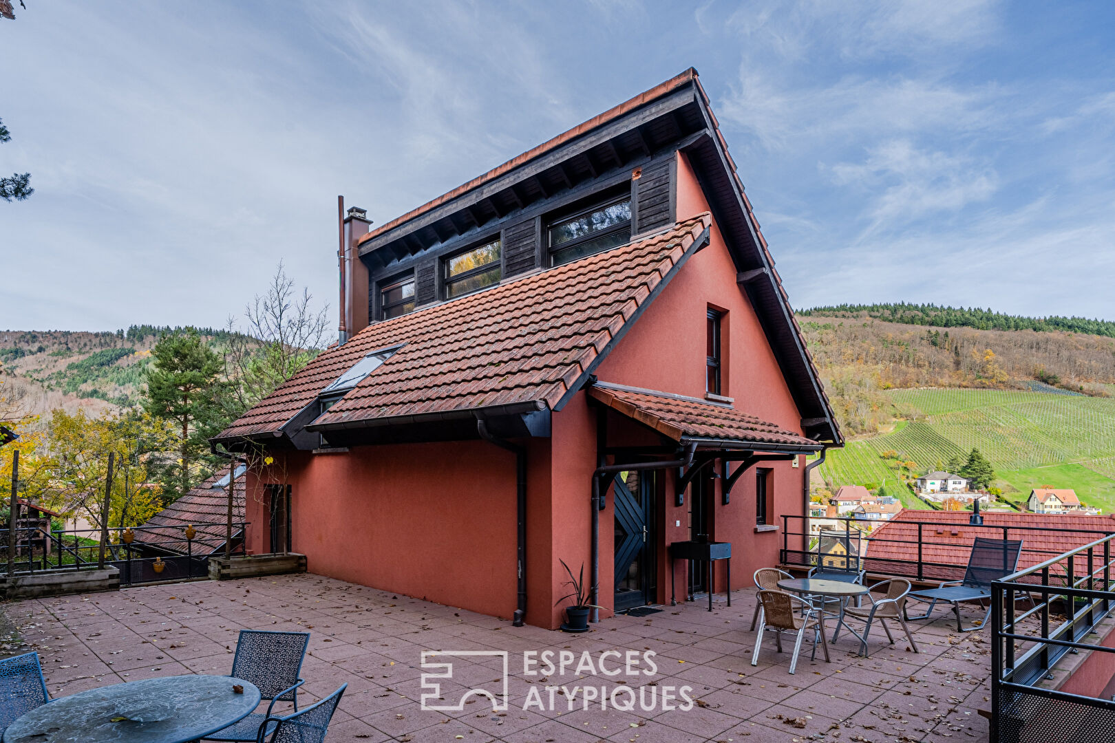 Maison vigneronne en lisière de forêt