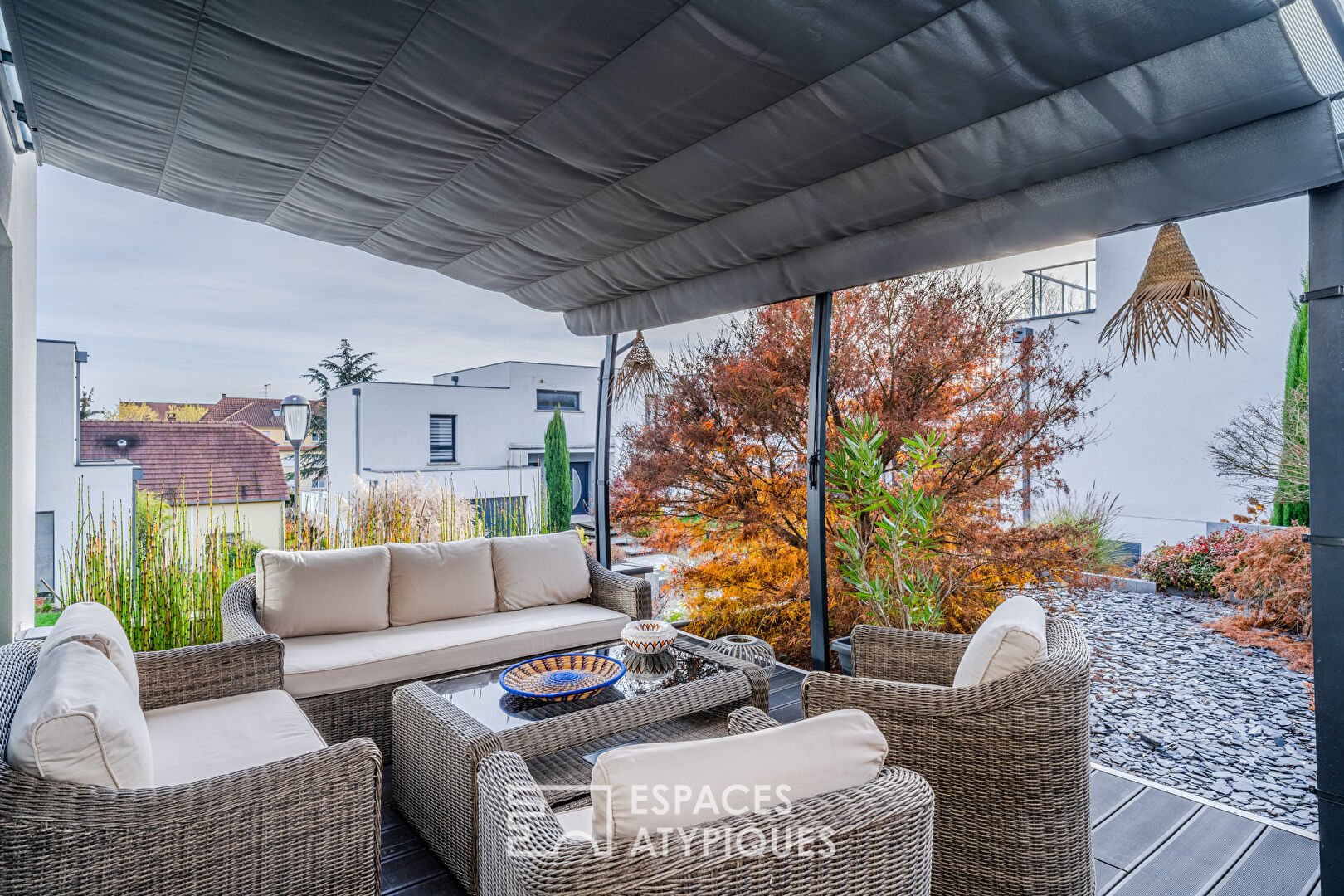 Maison contemporaine et ses terrasses