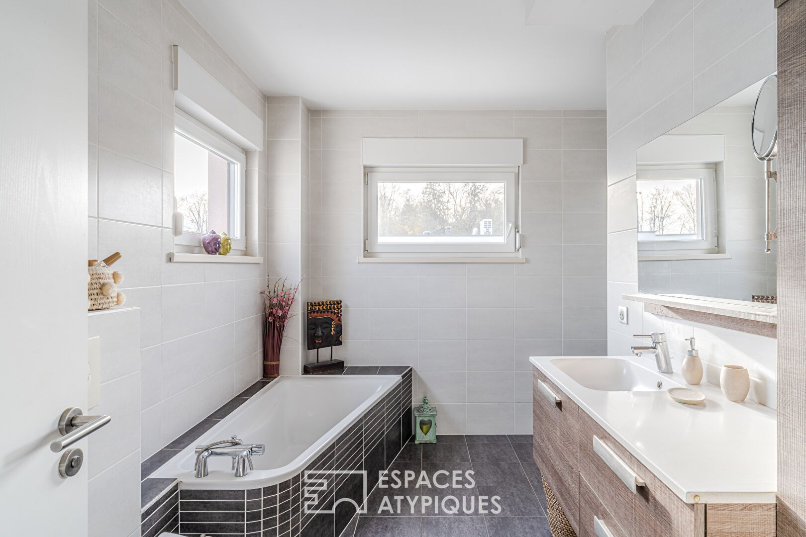 Maison contemporaine et ses terrasses