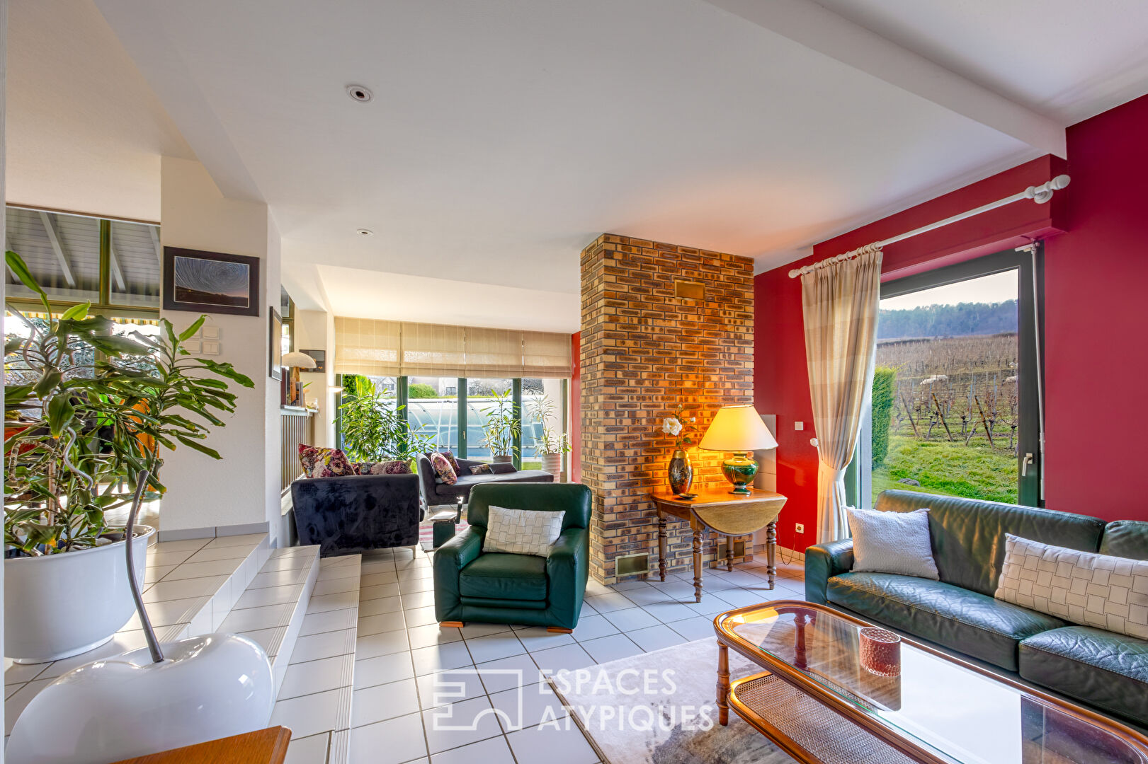 Maison d’architecte avec piscine au pied des Grands Crus