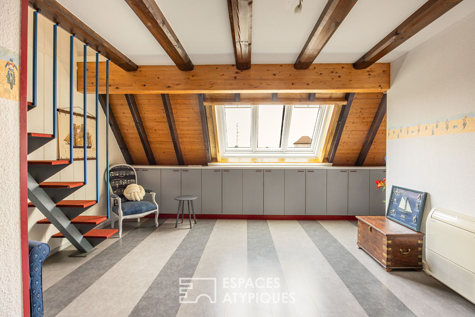 Ensemble immobilier singulier en centre-ville