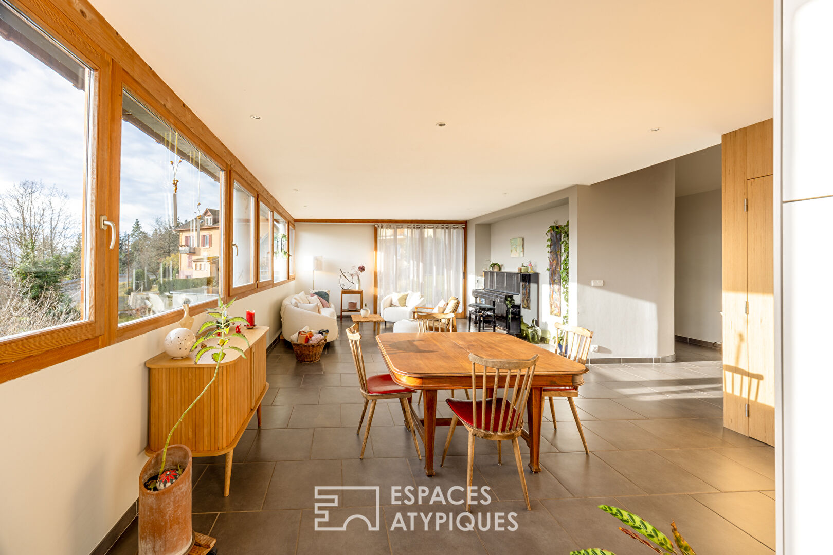 Maison ossature bois avec vue panoramique sur la plaine