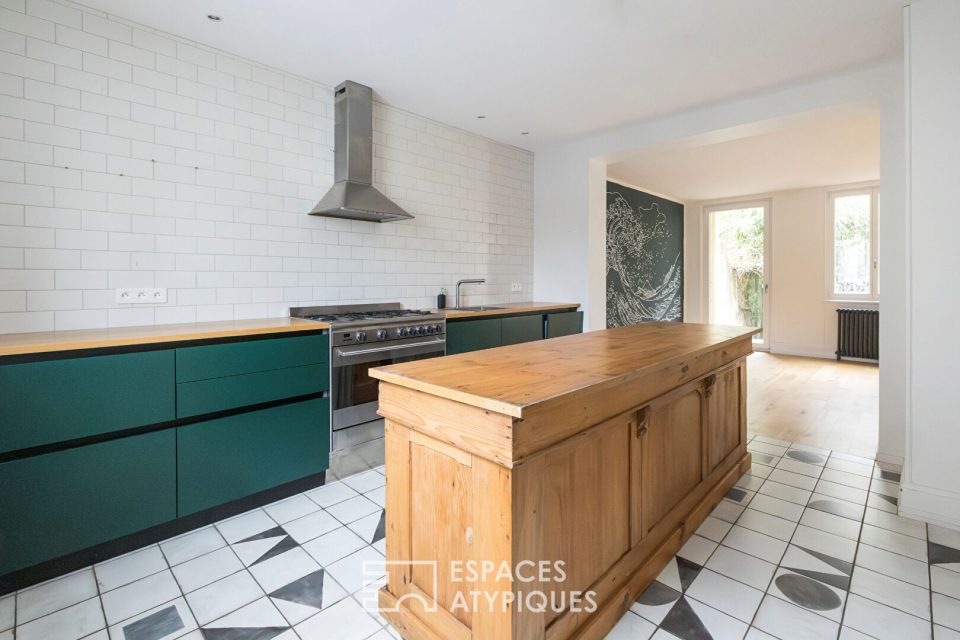 Maison de ville rénovée et sa terrasse à l'abri des regards