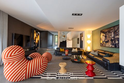 Maison d’architecte avec piscine et jardin paysager