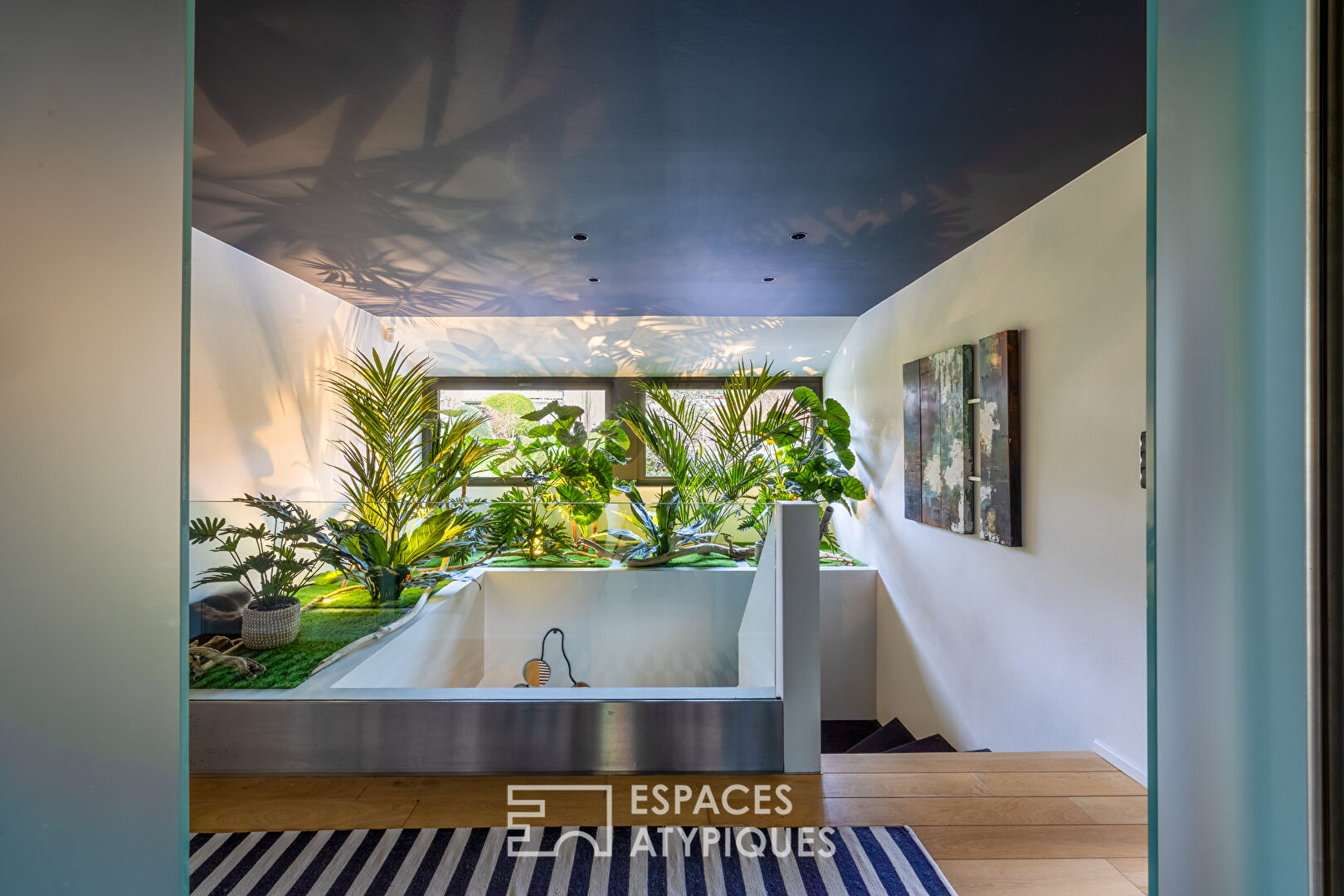 Maison d&rsquo;architecte avec piscine et jardin paysager