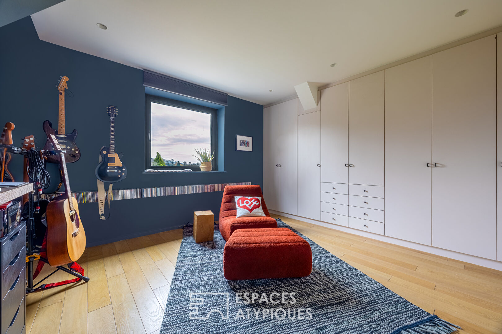 Maison d&rsquo;architecte avec piscine et jardin paysager