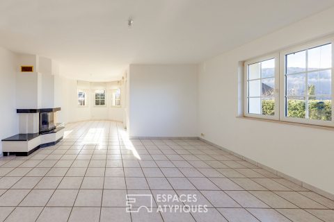 Maison avec vue dégagée à deux pas de la frontière Suisse