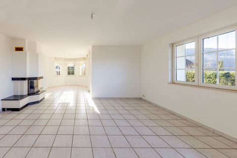 Maison avec vue dégagée à deux pas de la frontière Suisse