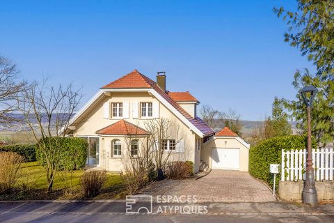 Maison avec vue dégagée à deux pas de la frontière Suisse
