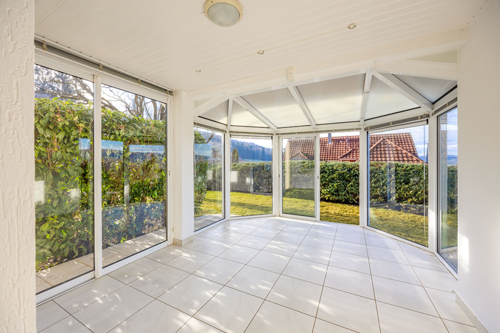 Maison avec vue dégagée à deux pas de la frontière Suisse