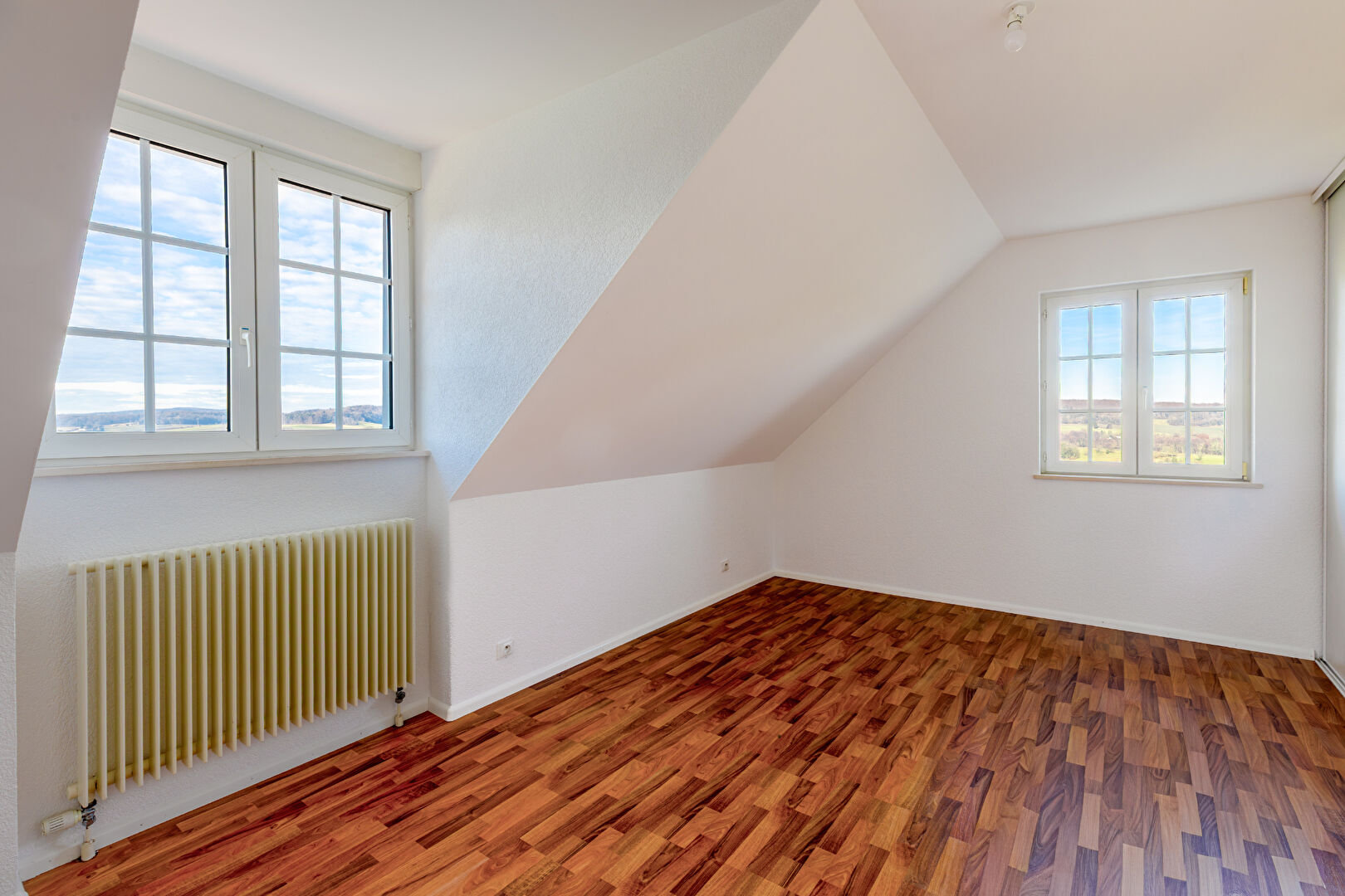 Maison avec vue dégagée à deux pas de la frontière Suisse