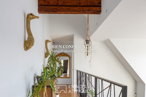 Ancienne grange rénovée à l&rsquo;esprit brutaliste et sa piscine