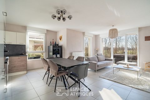 Rez-de-jardin dans un environnement arboré