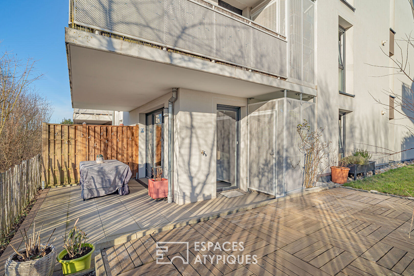 Rez-de-jardin dans un environnement arboré