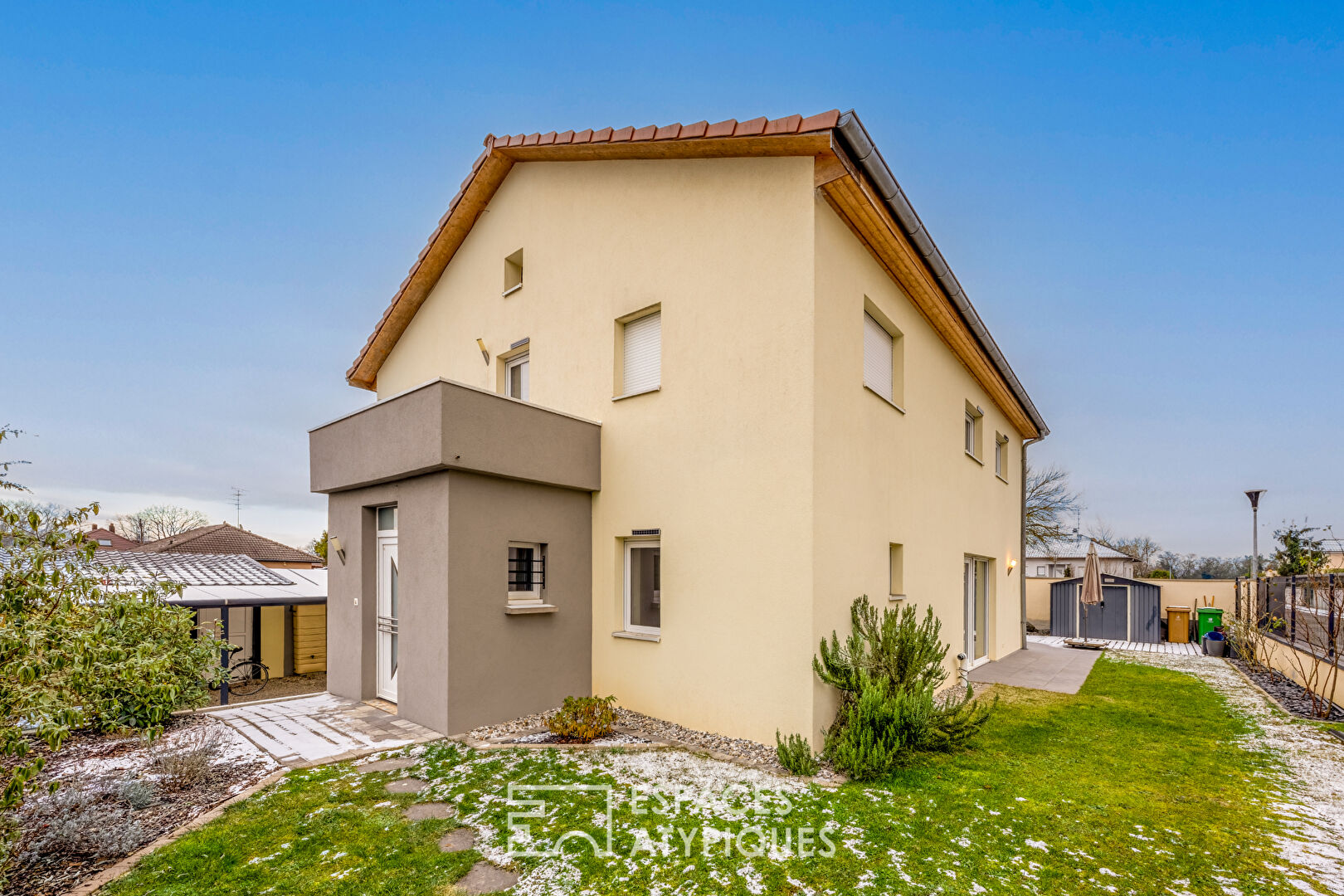 Maison soigneusement rénovée à deux pas de la Petite Camargue