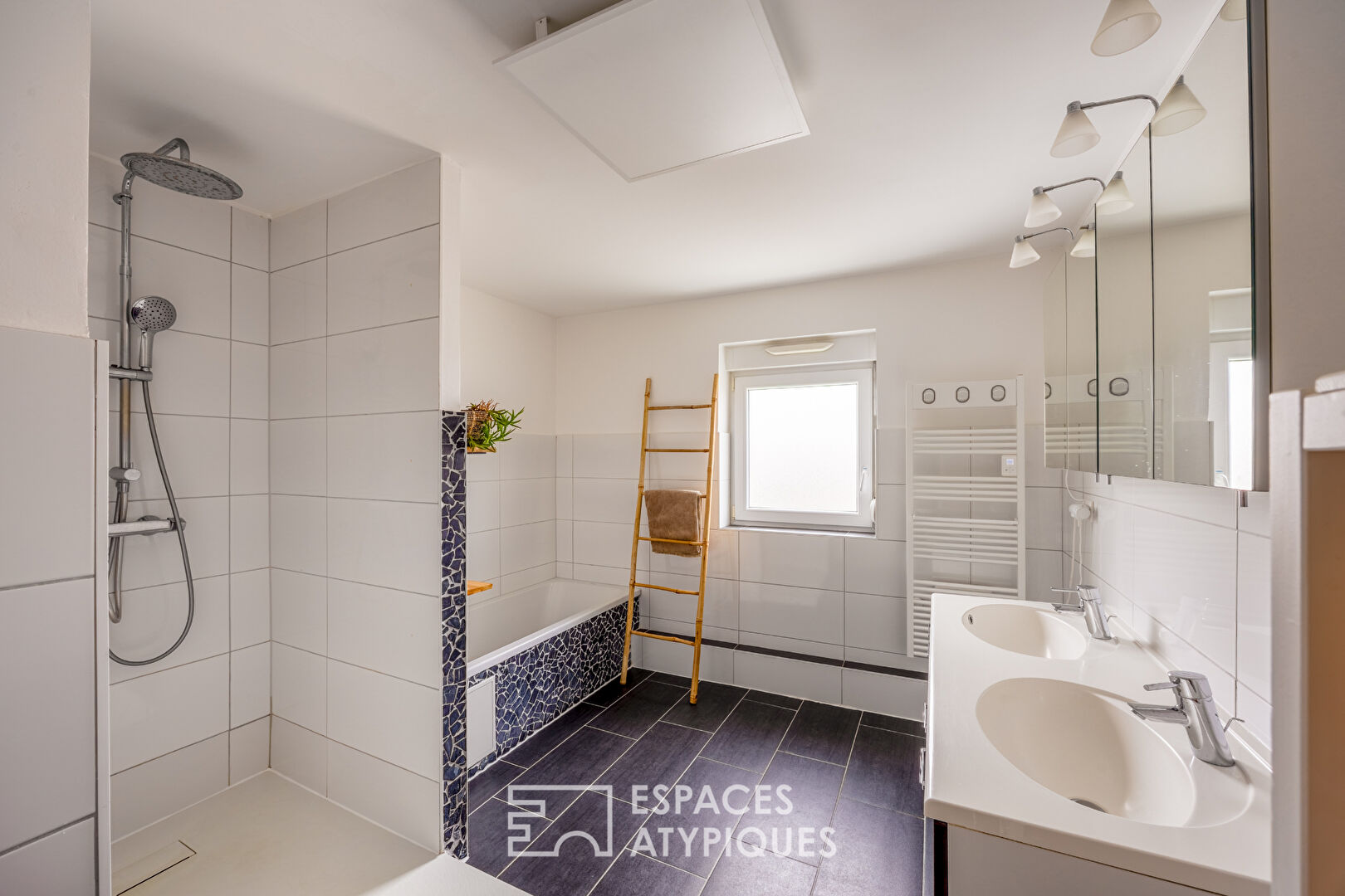 Maison soigneusement rénovée à deux pas de la Petite Camargue