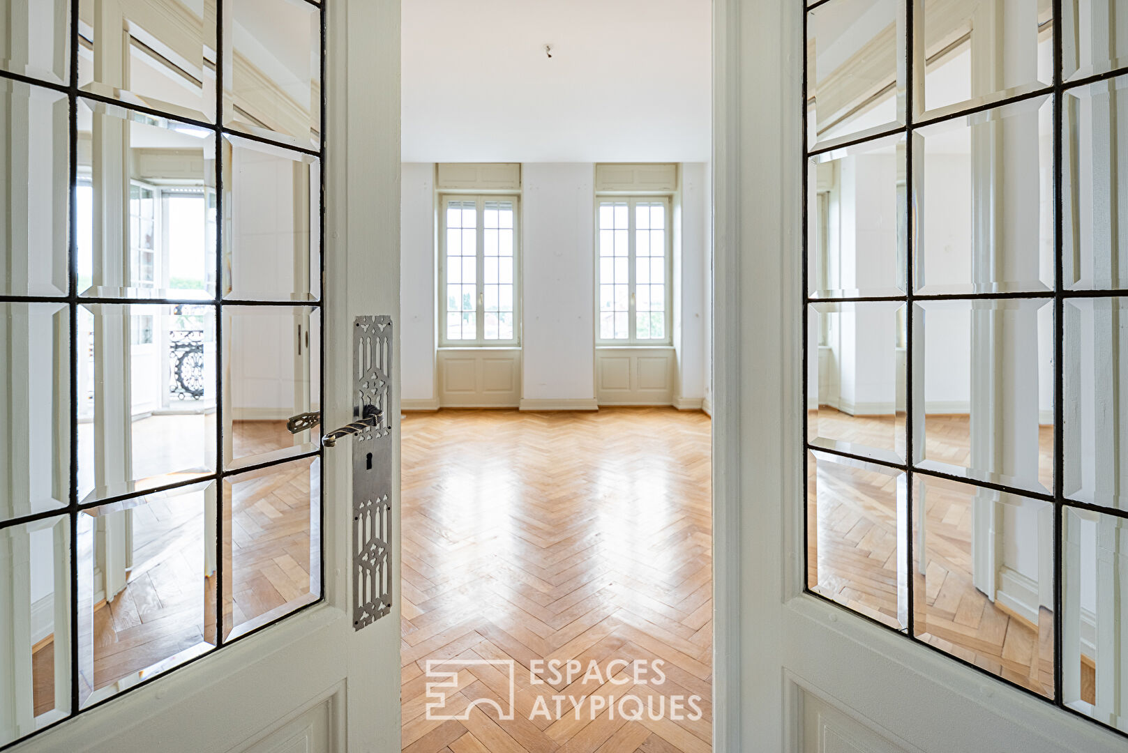 Charming apartment at the foot of the Orangerie