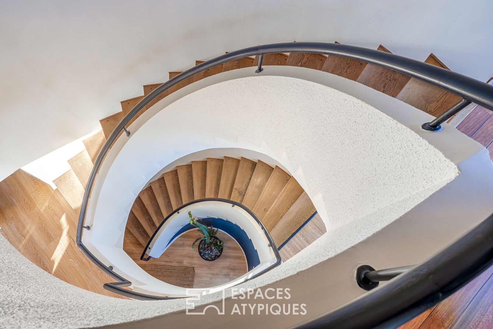 Maison d&rsquo;architecte rénovée avec piscine au coeur des maraîchers