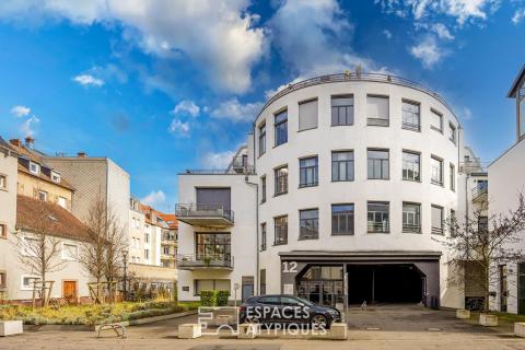 Local commercial en centre-ville dans une copropriété de caractère